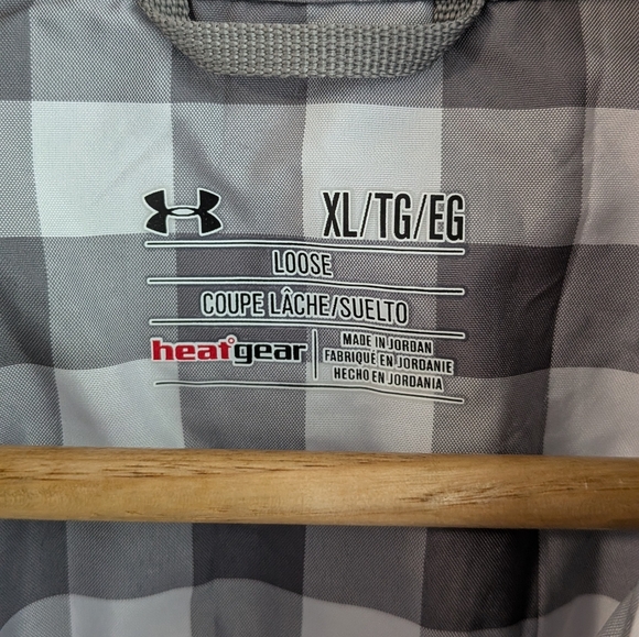Under Armour Gray Checkered Short Sleeve Shirt Size CL - Picture 2 of 4